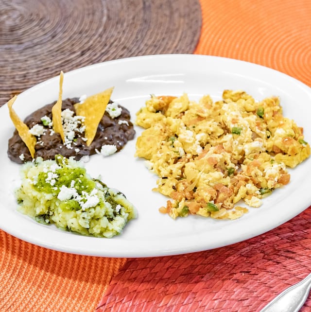 Huevos a La Mexicana.